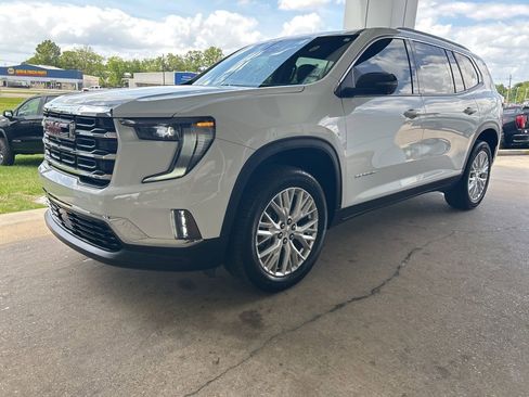 Used 2024 GMC Acadia Elevation w/ Luxury Package image 4