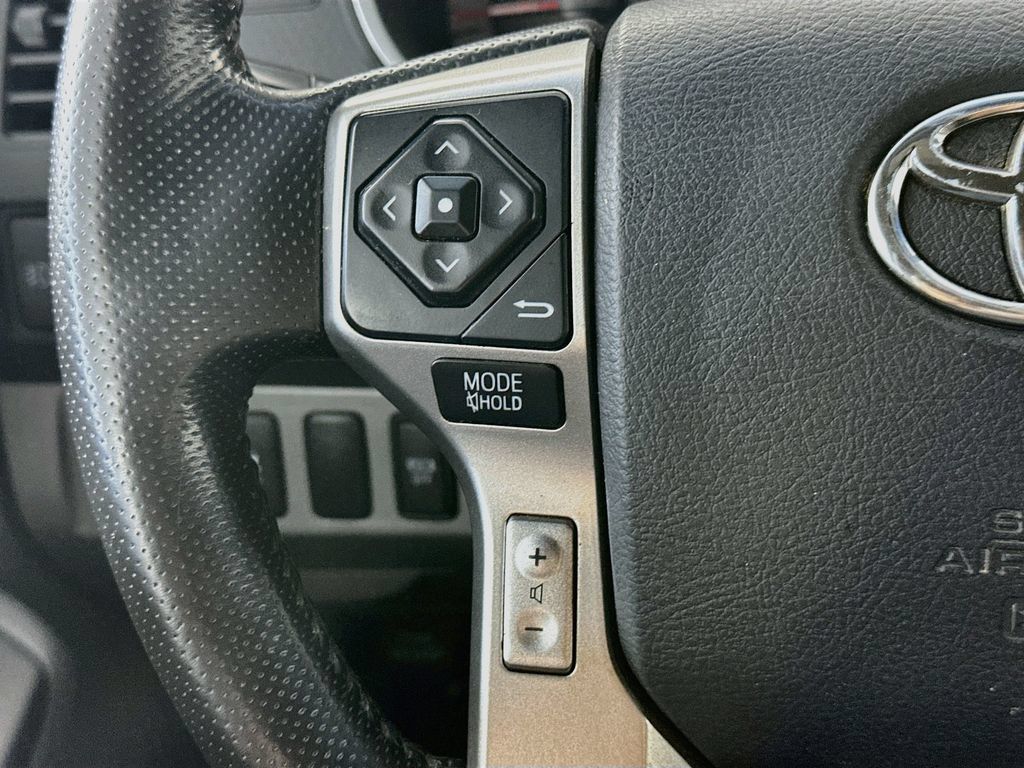 Used 2015 Toyota Tacoma 4x4 Access Cab V6 w/ TRD Sport Package image 26
