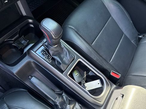 Used 2022 Toyota Tacoma TRD Sport image 28