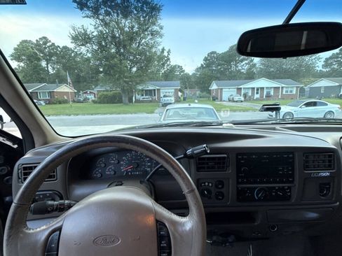 Used 2001 Ford Excursion Limited AWD/4WD image 17