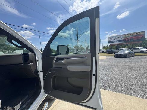 Used 2024 Chevrolet Silverado 3500 LTZ w/ LTZ Plus Package AWD/4WD image 33