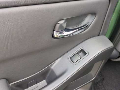 Used 2023 Nissan Frontier SV w/ SV Convenience Package image 14