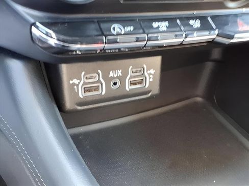 Used 2023 Dodge Durango SXT Launch Edition image 7