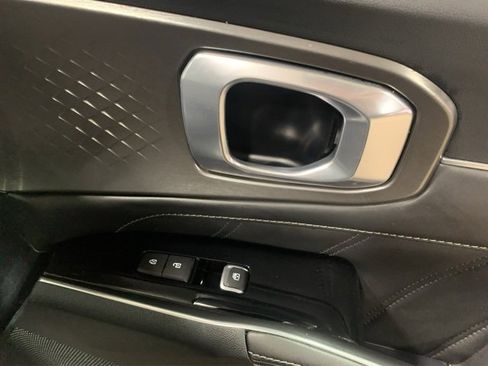 Used 2023 Kia Sorento SX image 25