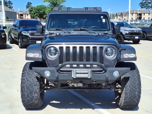 Used 2018 Jeep Wrangler Unlimited Rubicon AWD/4WD image 4