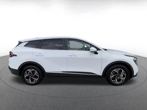 Used 2025 Kia Sportage LX FWD image 16