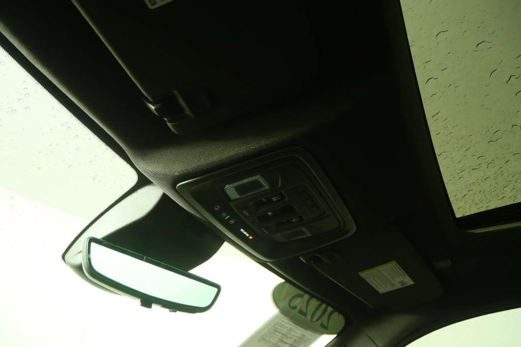 Used 2025 GMC Sierra 1500 Denali AWD/4WD image 24