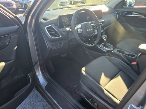 New 2026 Kia Seltos EX image 4