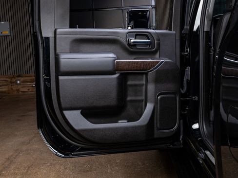 Used 2022 GMC Sierra 3500 Denali w/ Denali Ultimate Package image 38