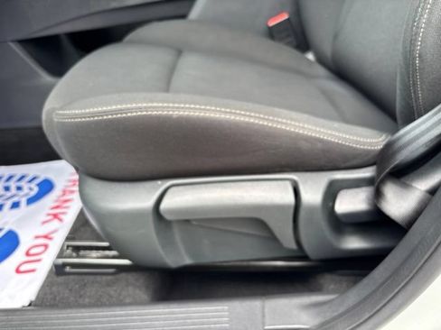 Used 2024 Nissan Rogue S FWD image 14