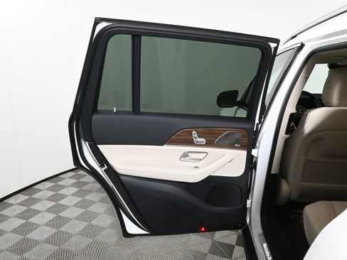 Used 2026 Mercedes-Benz GLS 450 4MATIC image 34