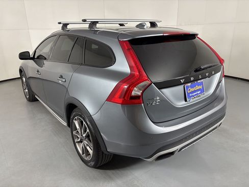 Used 2016 Volvo V60 T5 Cross Country Platinum w/ Climate Package AWD/4WD image 6