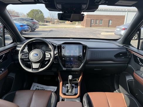 Used 2025 Subaru Forester Touring image 27