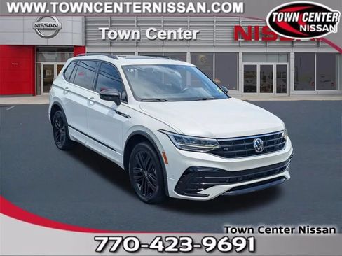 Used 2022 Volkswagen Tiguan SE R-Line FWD image 1