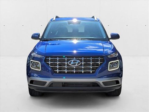 New 2025 Hyundai Venue Limited image 6
