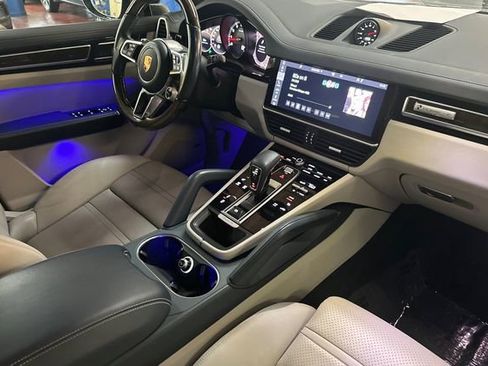 Used 2020 Porsche Cayenne S image 19