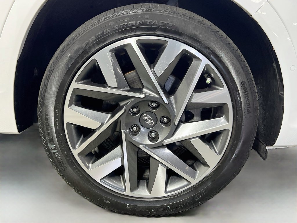 Used 2022 Hyundai Santa Fe Calligraphy FWD image 11