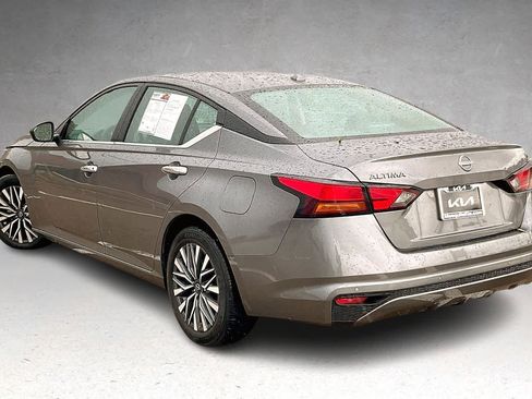 Used 2025 Nissan Altima 2.5 SV image 4