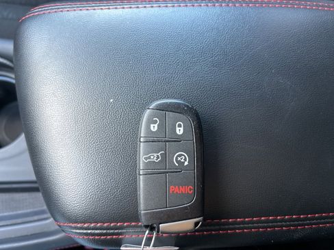 Certified 2025 Dodge Durango GT image 17