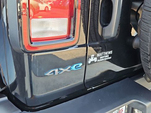 Used 2024 Jeep Wrangler Unlimited w/ Convenience Group image 29