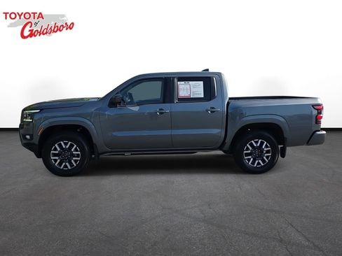 Used 2025 Nissan Frontier SL AWD/4WD image 8