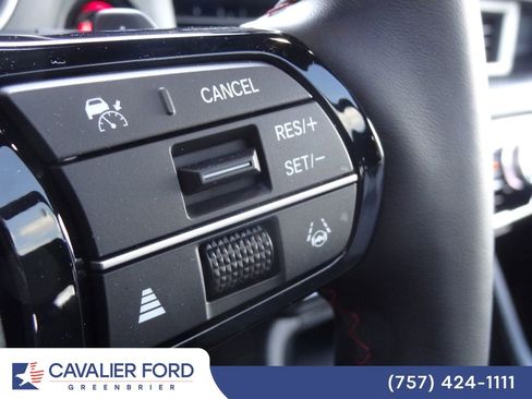 Used 2025 Honda Pilot Black Edition image 25