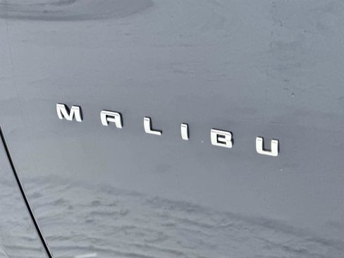 Used 2017 Chevrolet Malibu LT w/ Leather Package image 11