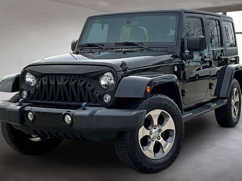 Used 2018 Jeep Wrangler Unlimited Sahara image 2