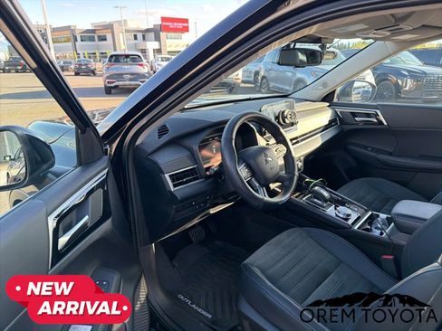 Used 2025 Mitsubishi Outlander SE AWD/4WD image 10