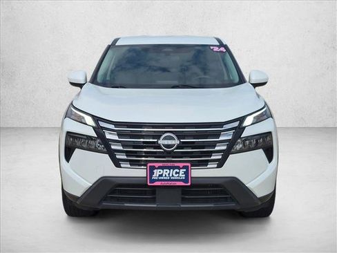 Used 2024 Nissan Rogue SV AWD/4WD image 2