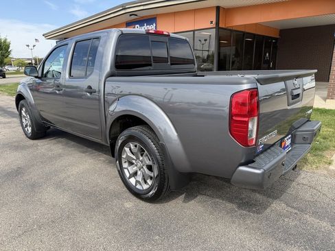 Used 2020 Nissan Frontier SV AWD/4WD image 3