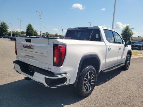 Used 2021 GMC Sierra 1500 AT4 w/ AT4 Value Package AWD/4WD image 3
