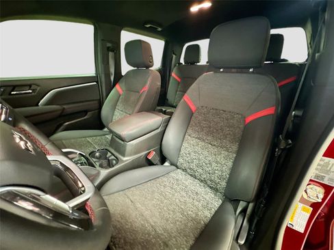 Used 2023 Chevrolet Colorado Z71 image 20