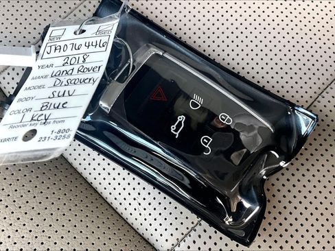 Used 2018 Land Rover Discovery SE AWD/4WD image 15