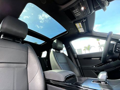 Used 2025 Land Rover Range Rover Evoque Dynamic SE image 22