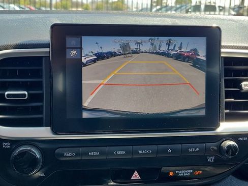 Used 2023 Hyundai Venue SEL FWD image 11