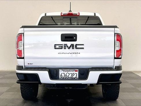 Used 2022 GMC Canyon Elevation image 3