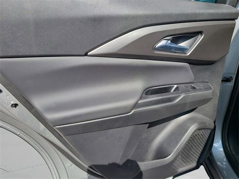 New 2026 Chevrolet Equinox EV LT image 17