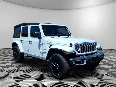 Used 2024 Jeep Wrangler Unlimited Sahara w/ Technology Group AWD/4WD image 1