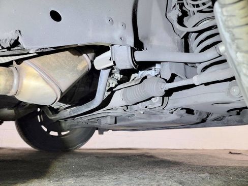 Used 2001 Mercedes-Benz E 320 E 320 4dr Sedan image 2