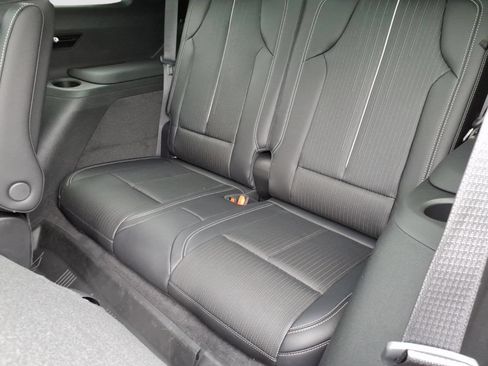 New 2027 Cadillac Vistiq Luxury w/ LPO, Floor Liner Package AWD/4WD image 11