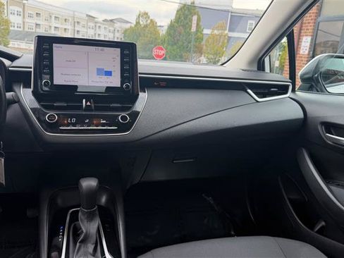 Used 2020 Toyota Corolla LE FWD image 28