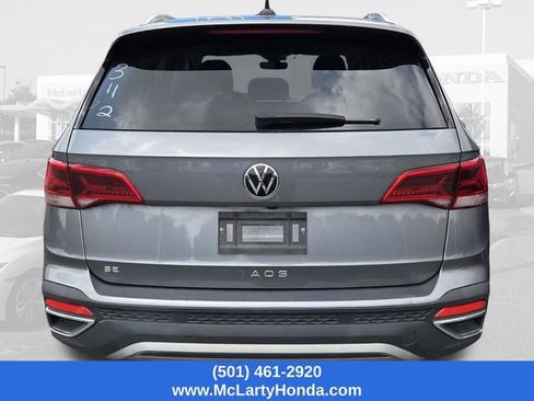 Used 2024 Volkswagen Taos SE FWD image 4
