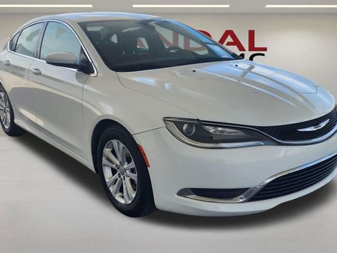 Used 2016 Chrysler 200 Limited FWD image 3