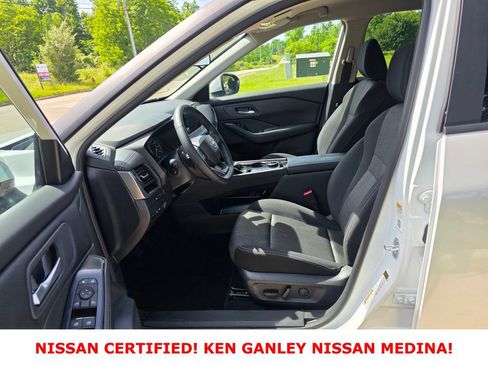 Certified 2026 Nissan Rogue SV AWD/4WD image 35