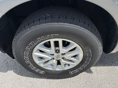 Used 2016 Nissan Frontier SV w/ SV Value Truck Package RWD image 11
