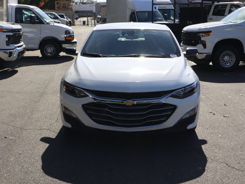 Certified 2024 Chevrolet Malibu LT image 3