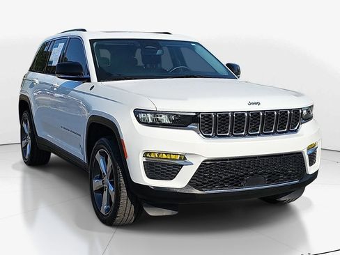 Used 2022 Jeep Grand Cherokee Limited w/ Trailer Tow Prep Group (B) AWD/4WD image 2