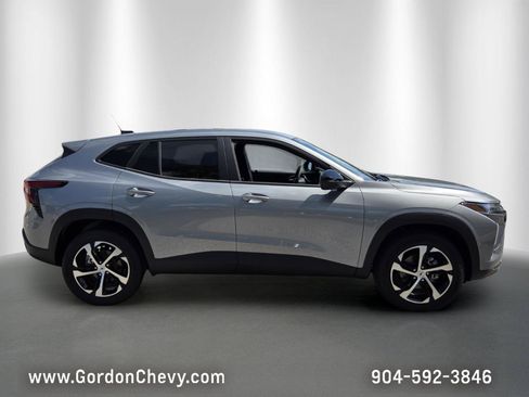 New 2026 Chevrolet Trax RS w/ Driver Confidence Package FWD image 8