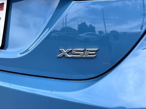 Used 2023 Toyota Camry XSE FWD image 9